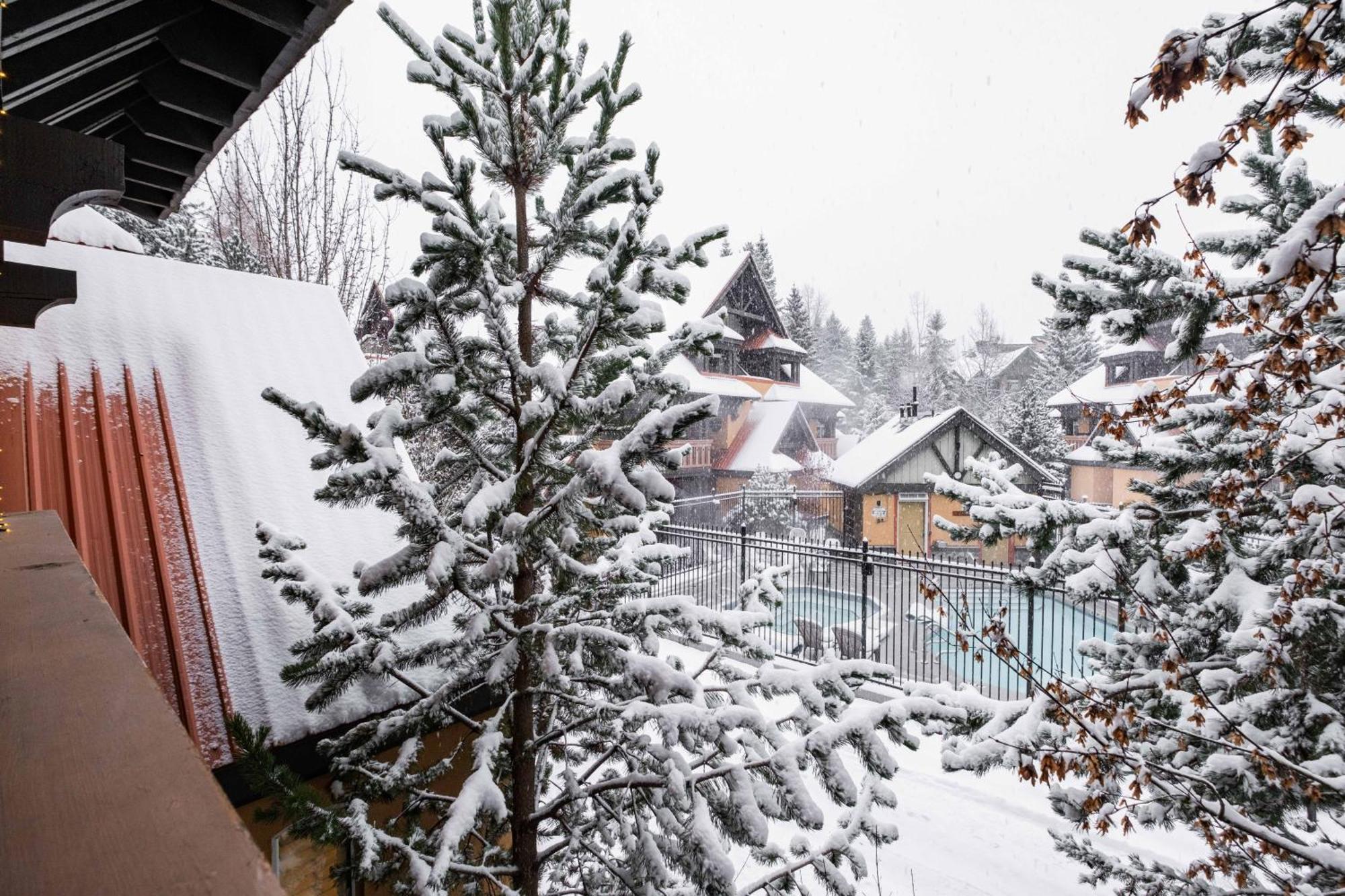 Sunpath By Outpost Whistler Villa Kültér fotó